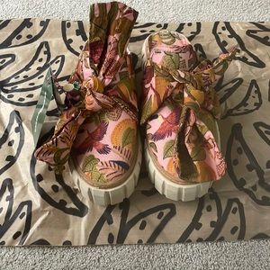 FarmRIO Summer Dream Mule Sneaker Size 9.5